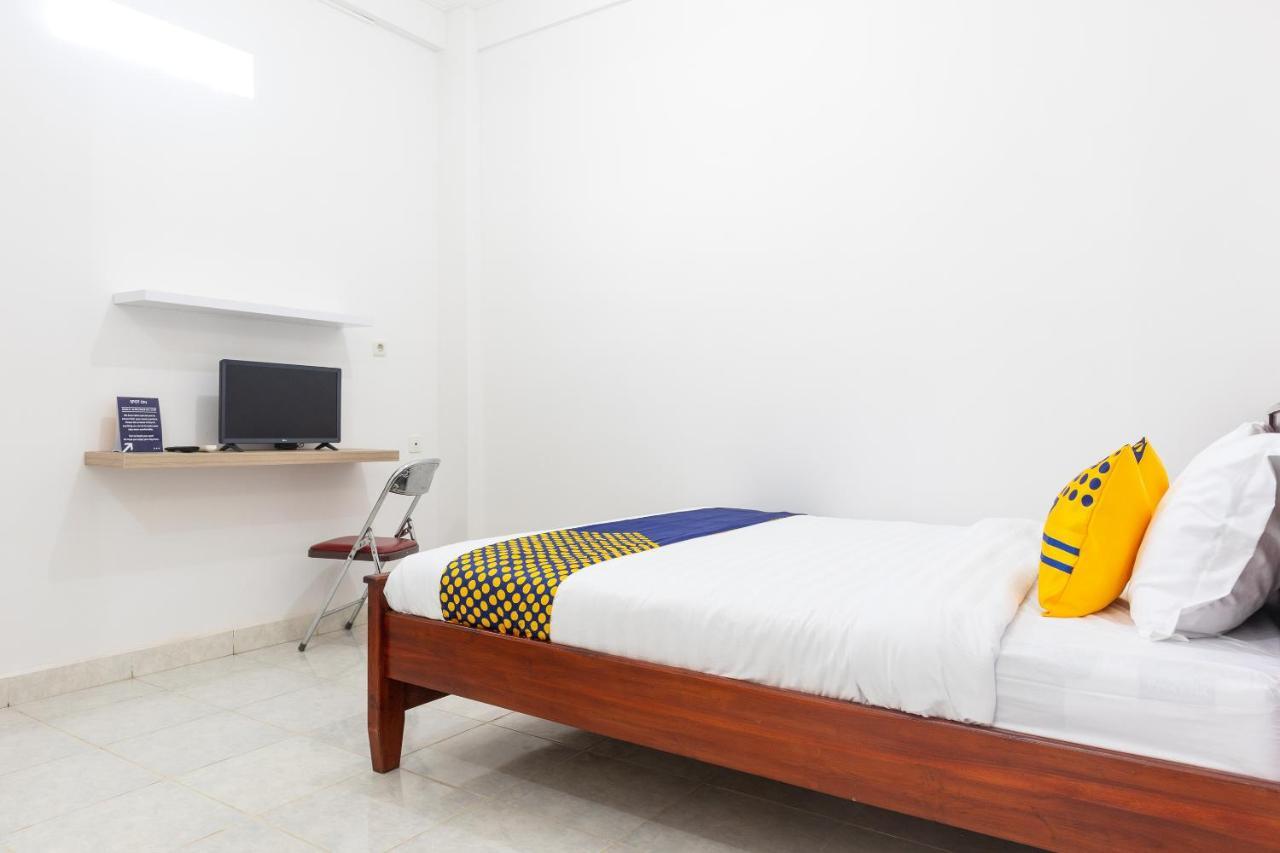 Spot On 2063 Bethania Residence Kupang  Exterior photo